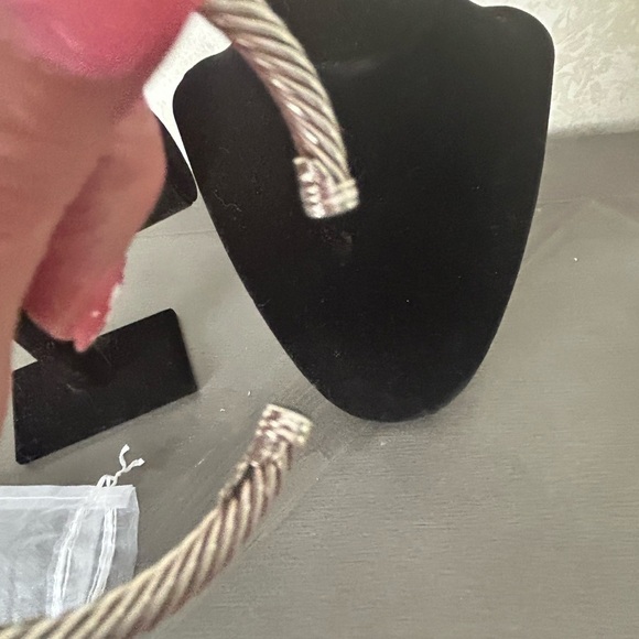 David Yurman Elegant Sterling Silver and Diamond Twisted Bangle Bracelet - Picture 5 of 6